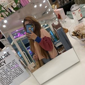 Meet your Posher, Athena